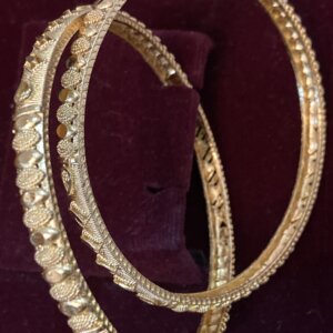 Daily-Wear Gold Finish Lightweight Bangles – Comfortable Everyday Ethnic Jewelry for Women